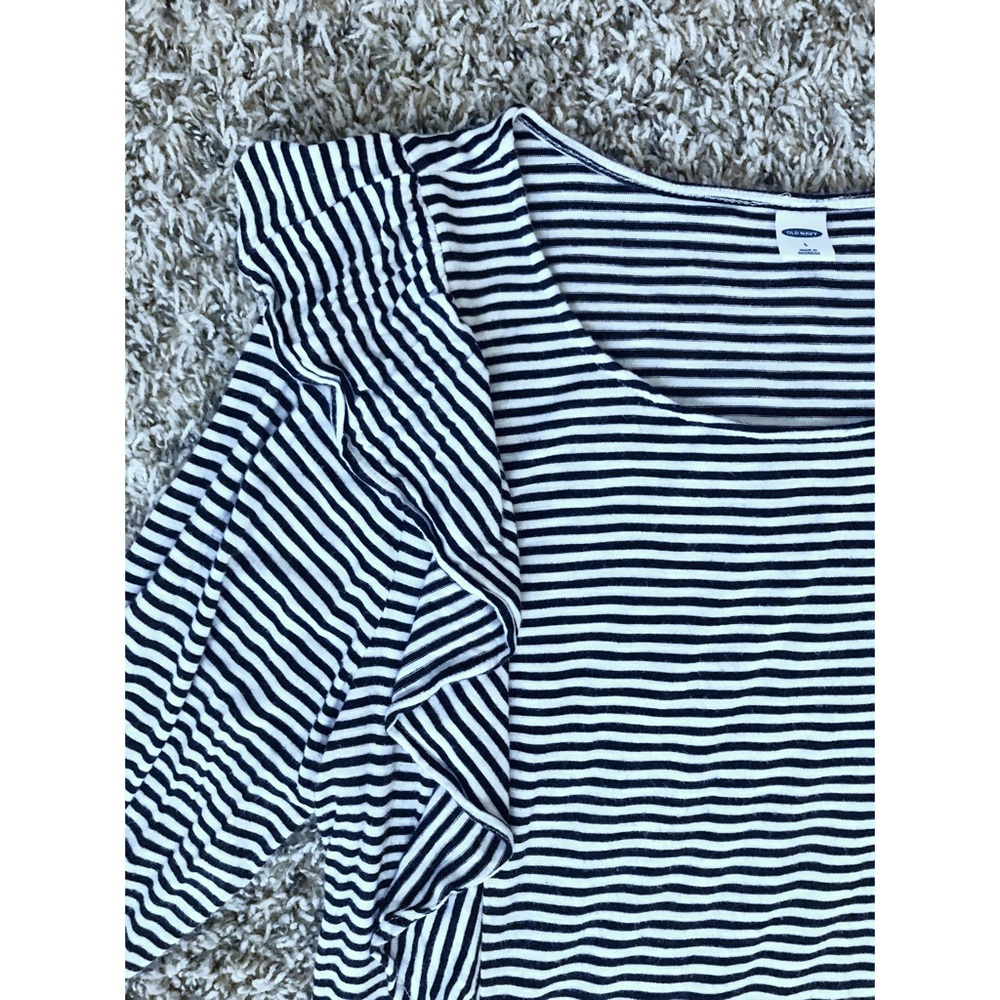 Old Navy Ruffled Top - Picture 2 of 3